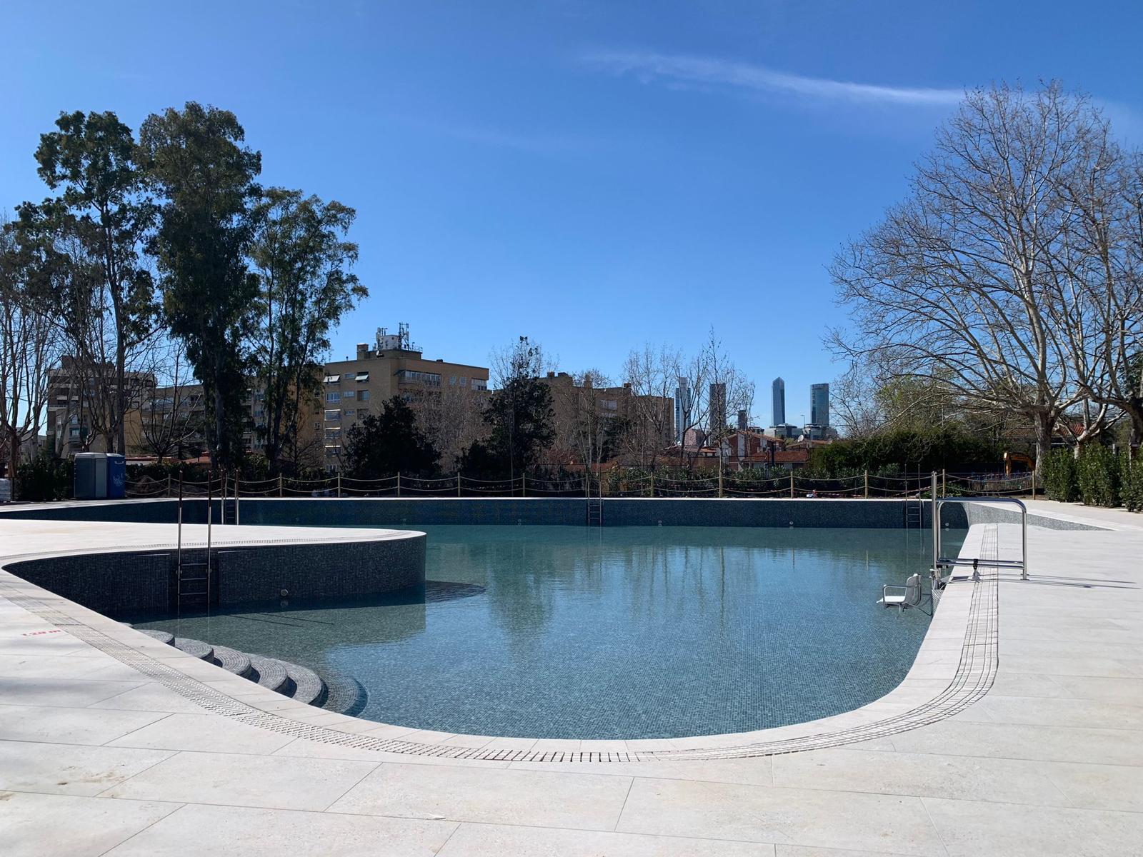 Piscina del complejo Acciona ejecutada por Rece Pools